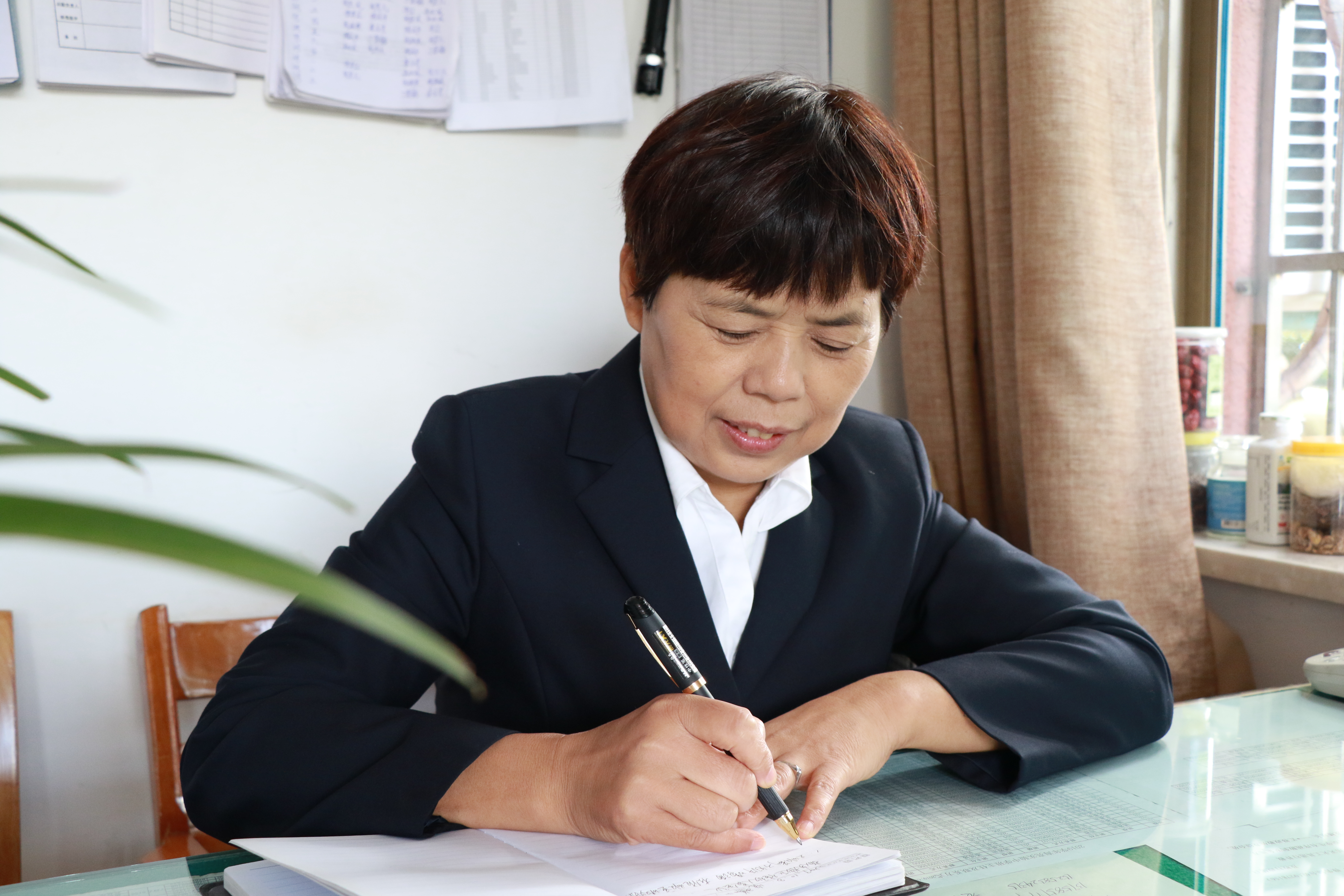 1572400563706671iwmj.jpg 张淑华3.JPG